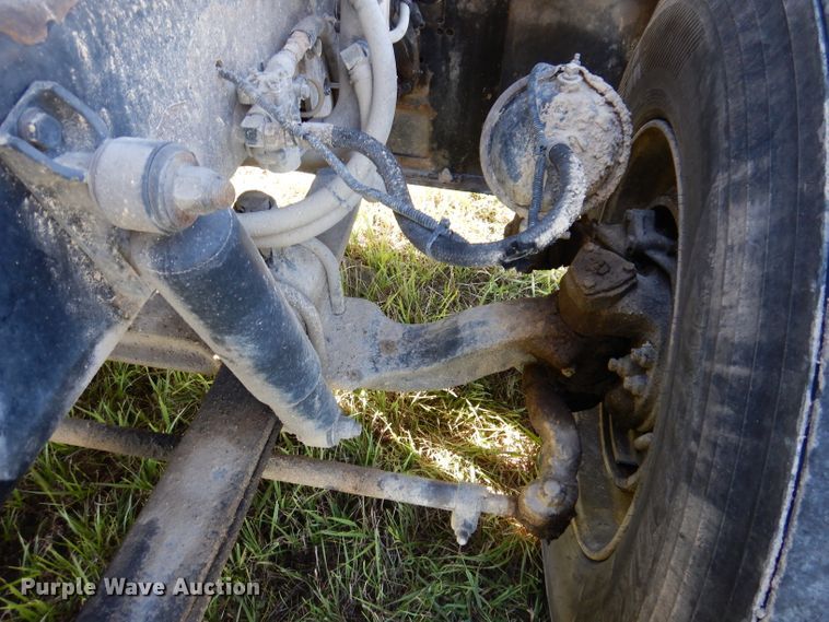 image for item KY9714 2001 Freightliner FLD132XL Classic  semi truck