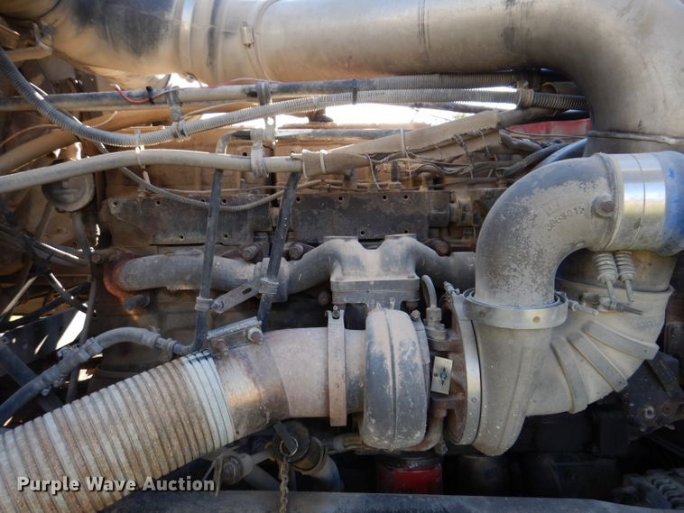 image for item KY9714 2001 Freightliner FLD132XL Classic  semi truck