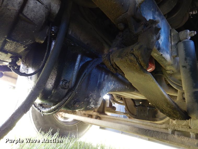 image for item KY9714 2001 Freightliner FLD132XL Classic  semi truck