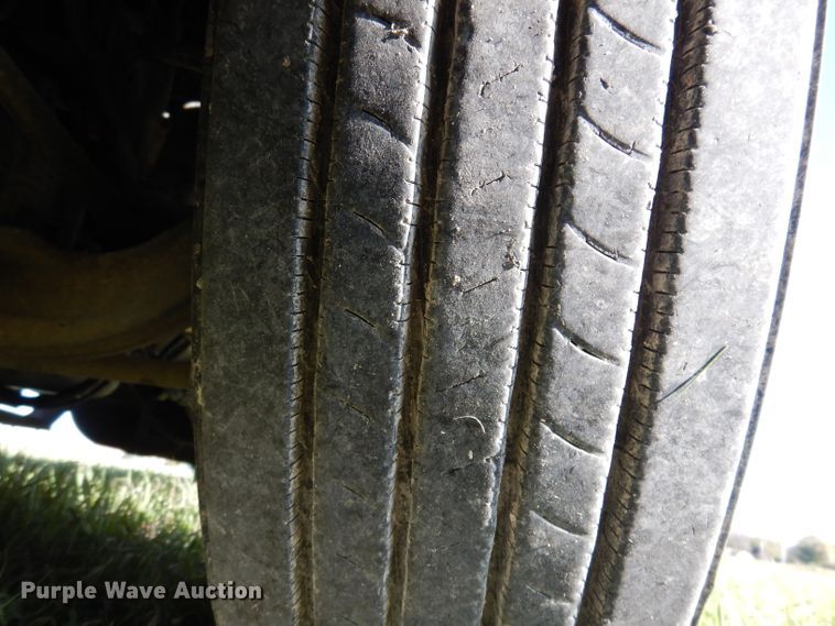 image for item KY9714 2001 Freightliner FLD132XL Classic  semi truck