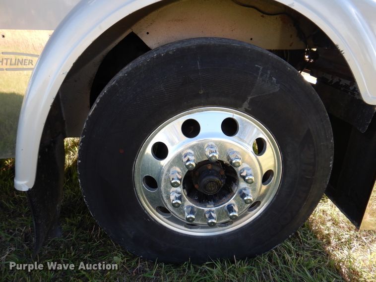 image for item KY9714 2001 Freightliner FLD132XL Classic  semi truck