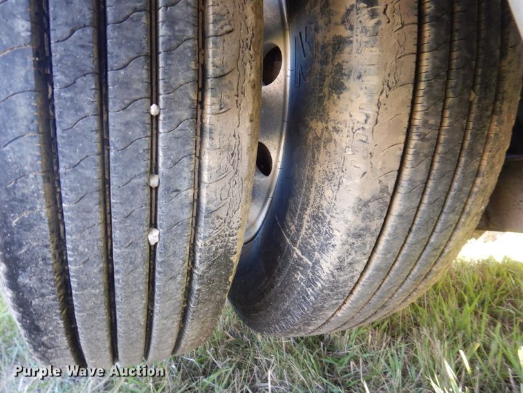 image for item KY9714 2001 Freightliner FLD132XL Classic  semi truck