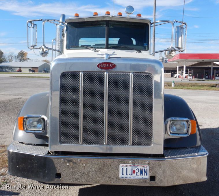 image for item L1395 2012 Peterbilt 365  semi truck