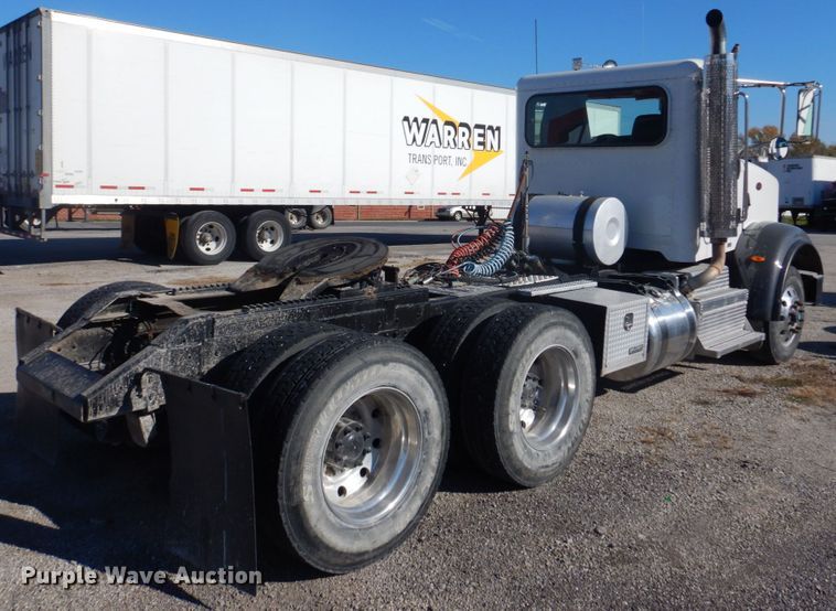image for item L1395 2012 Peterbilt 365  semi truck