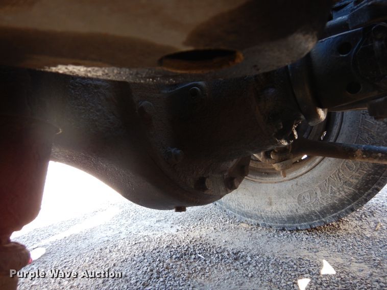 image for item L1395 2012 Peterbilt 365  semi truck