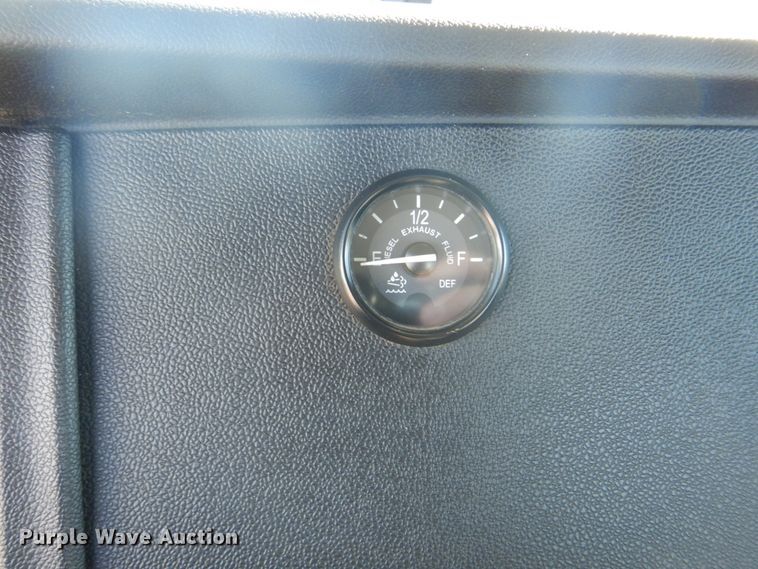 image for item L1395 2012 Peterbilt 365  semi truck