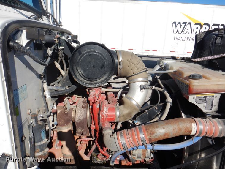 image for item L1395 2012 Peterbilt 365  semi truck