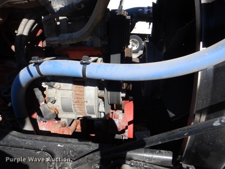 image for item L1395 2012 Peterbilt 365  semi truck