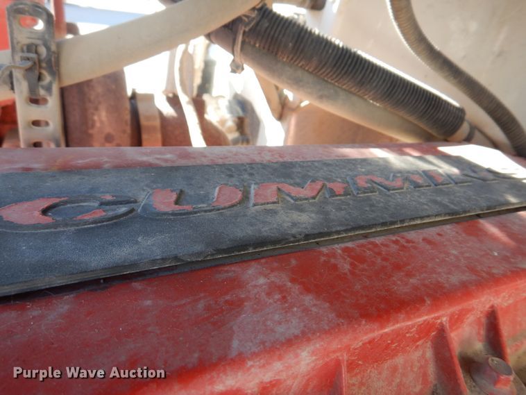 image for item L1395 2012 Peterbilt 365  semi truck