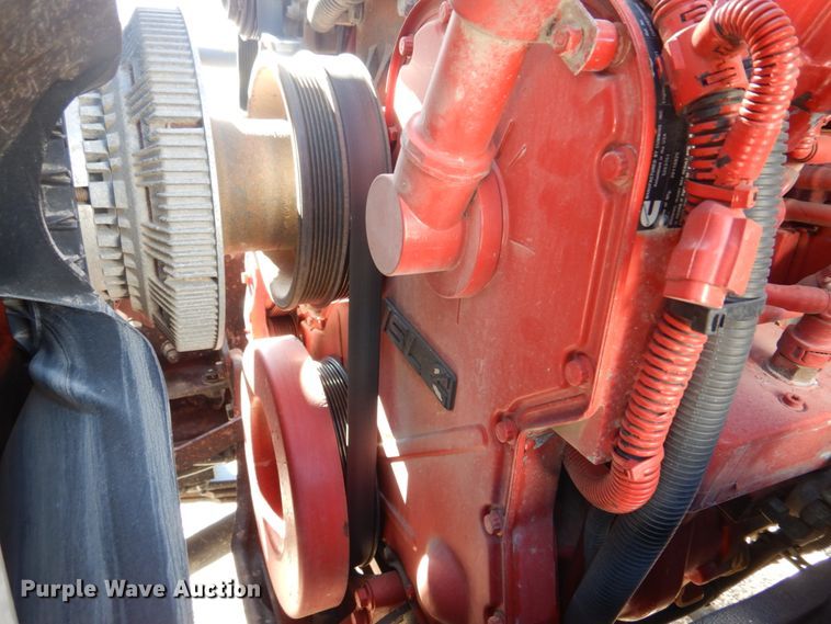 image for item L1395 2012 Peterbilt 365  semi truck