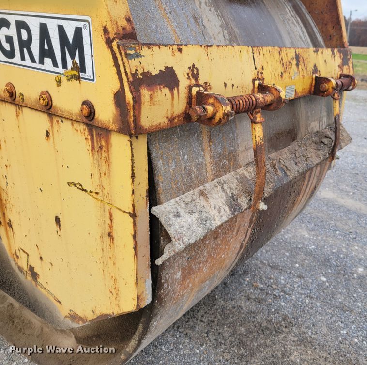 image for item DI1160 Ingram 10-15TON  double drum roller