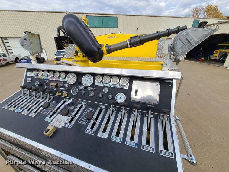 image for item DJ1517 1999 Pierce  fire truck