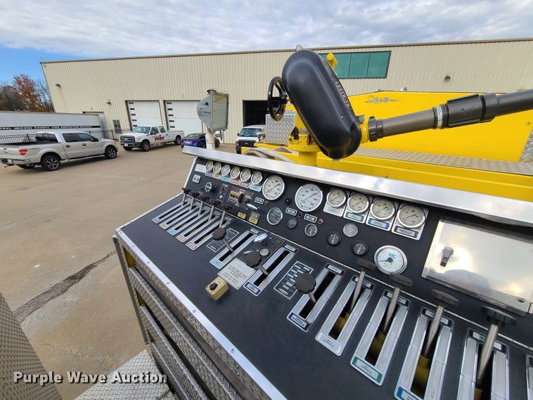 image for item DJ1517 1999 Pierce  fire truck