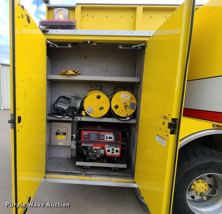 image for item DJ1517 1999 Pierce  fire truck