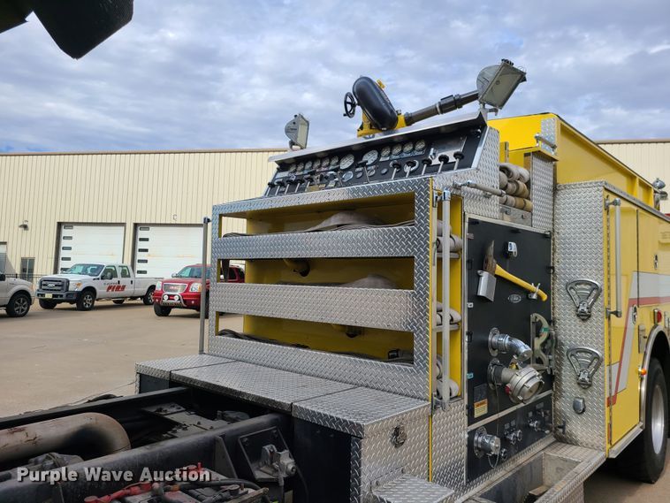 image for item DJ1517 1999 Pierce  fire truck