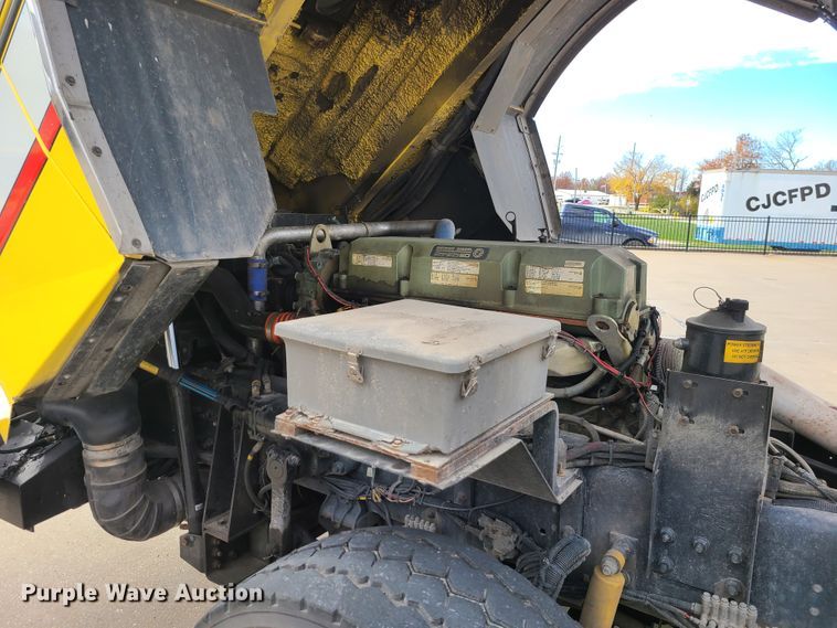 image for item DJ1517 1999 Pierce  fire truck