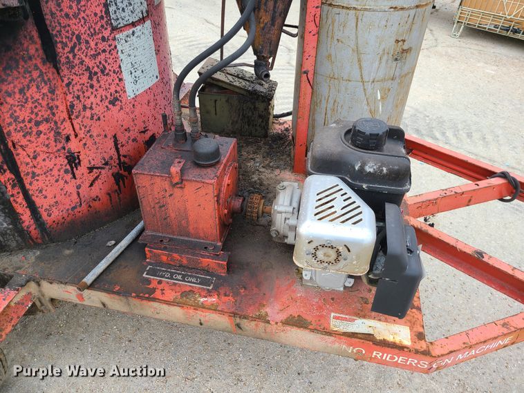 image for item DJ1586 Crafco EZ Pour 50  melter applicator