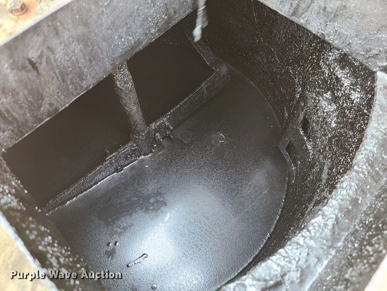 image for item DJ1586 Crafco EZ Pour 50  melter applicator