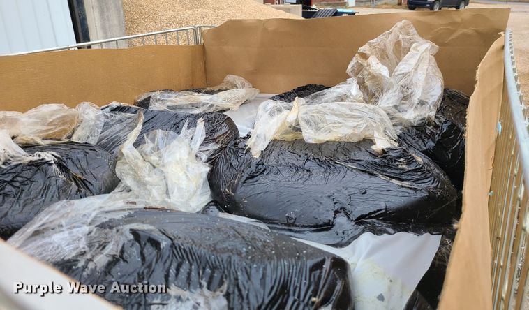 image for item DJ1586 Crafco EZ Pour 50  melter applicator