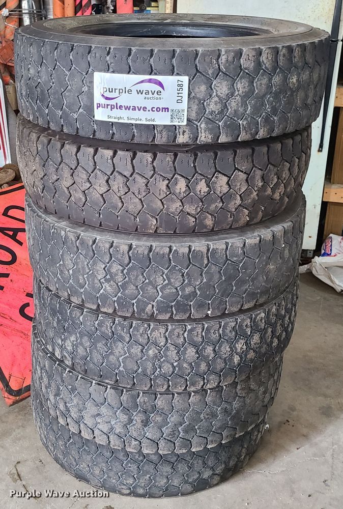 image for item DJ1587 (6) Goodyear 225/70R19.5 tires