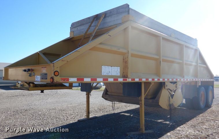 image for item DK1363 2009 Corn Belt S-3002  bottom dump trailer