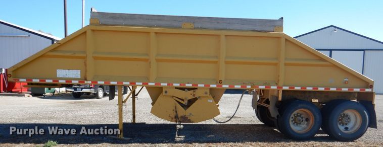 image for item DK1363 2009 Corn Belt S-3002  bottom dump trailer