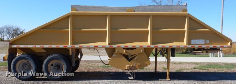 image for item DK1363 2009 Corn Belt S-3002  bottom dump trailer