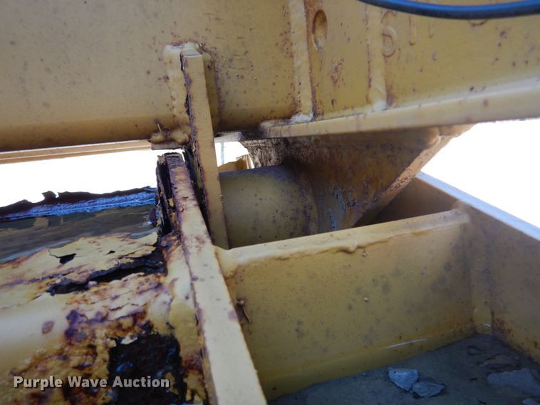 image for item DK1363 2009 Corn Belt S-3002  bottom dump trailer