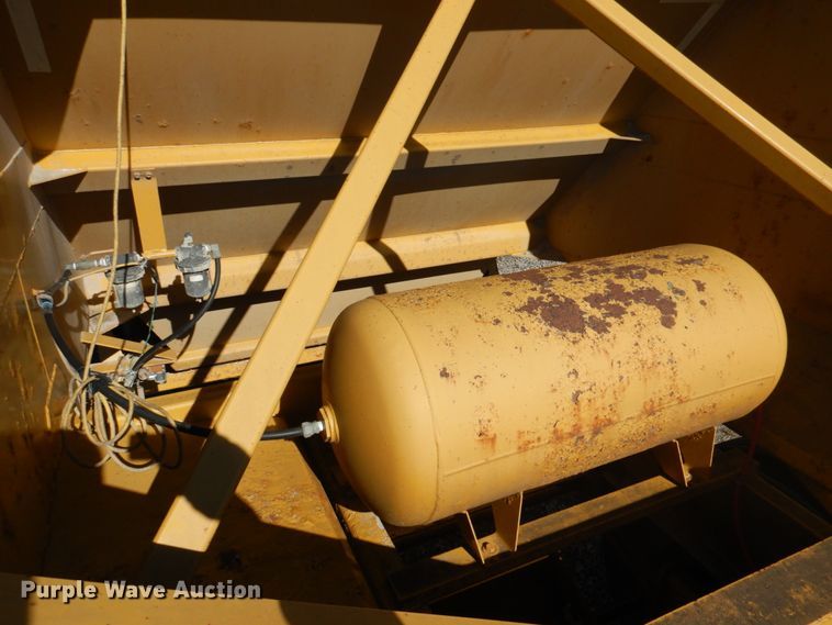 image for item DK1363 2009 Corn Belt S-3002  bottom dump trailer