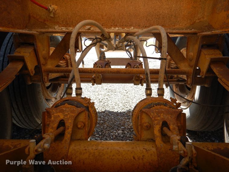 image for item DK1363 2009 Corn Belt S-3002  bottom dump trailer