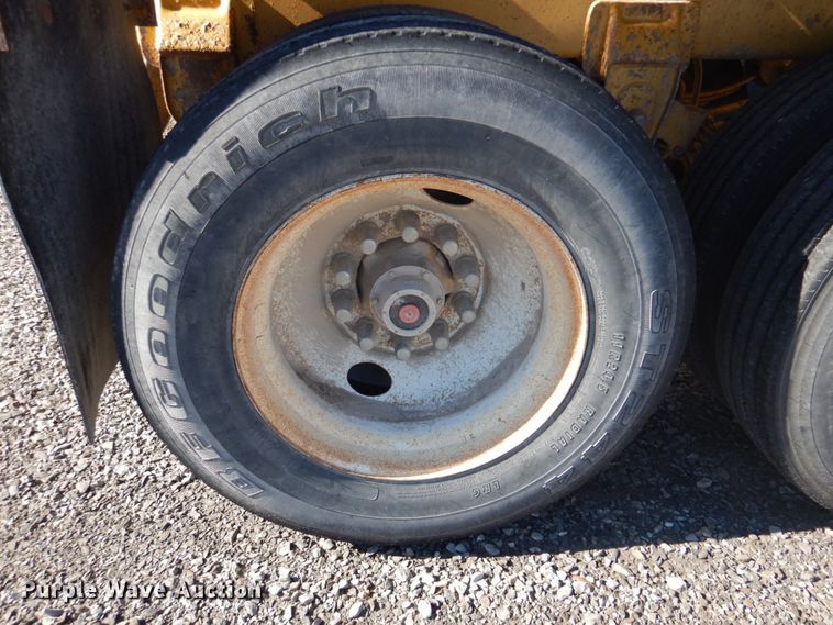 image for item DK1363 2009 Corn Belt S-3002  bottom dump trailer