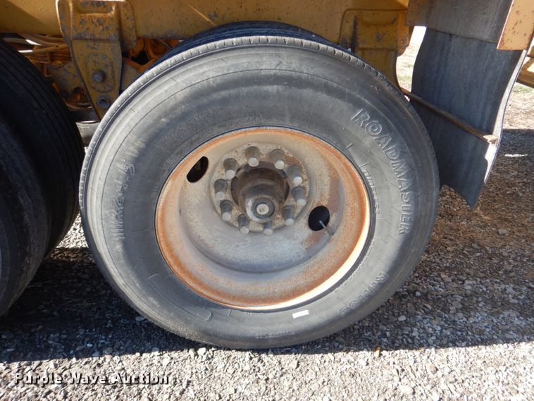 image for item DK1363 2009 Corn Belt S-3002  bottom dump trailer