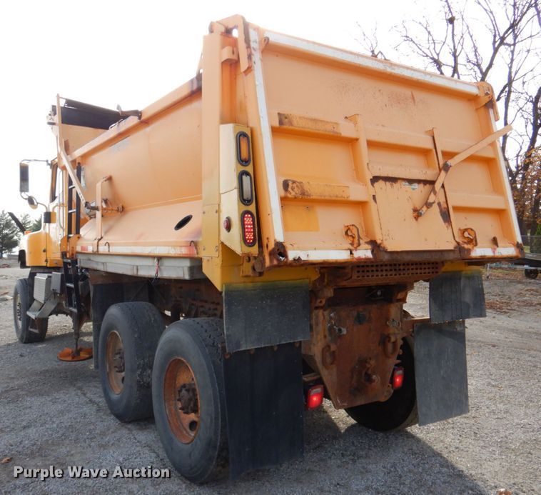 image for item DK1410 2003 International 5500i  dump truck