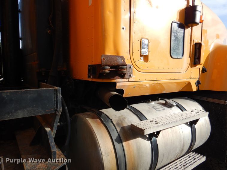 image for item DK1410 2003 International 5500i  dump truck