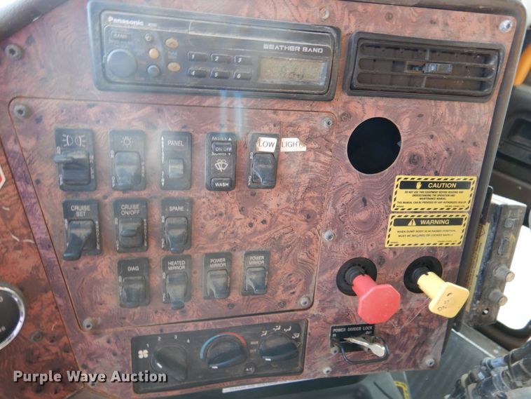 image for item DK1410 2003 International 5500i  dump truck