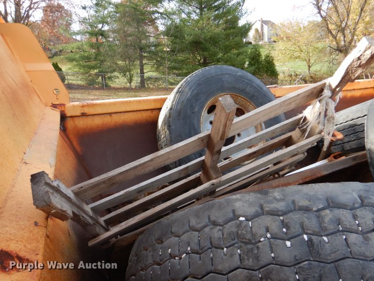 image for item DK1410 2003 International 5500i  dump truck