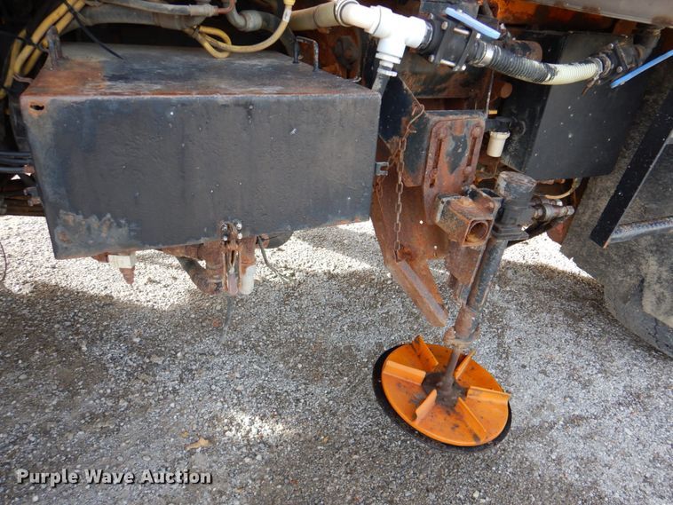 image for item DK1410 2003 International 5500i  dump truck