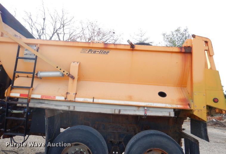 image for item DK1410 2003 International 5500i  dump truck