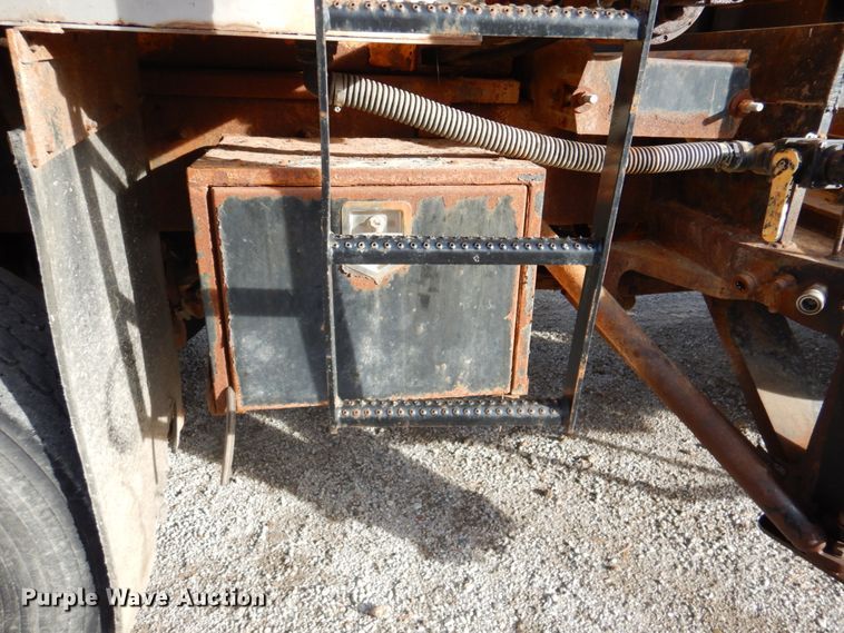 image for item DK1410 2003 International 5500i  dump truck