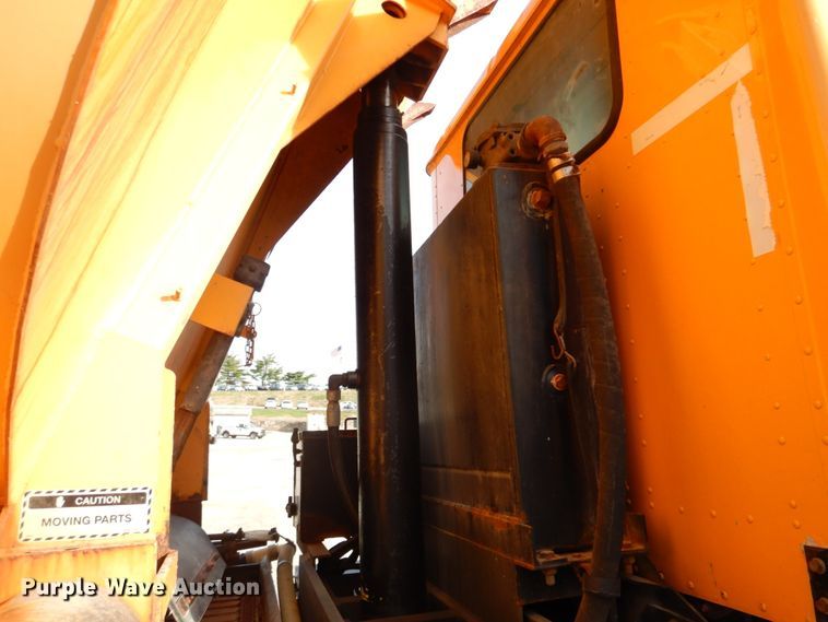 image for item DK1410 2003 International 5500i  dump truck