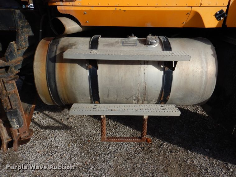 image for item DK1410 2003 International 5500i  dump truck