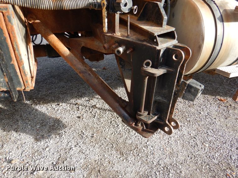 image for item DK1410 2003 International 5500i  dump truck