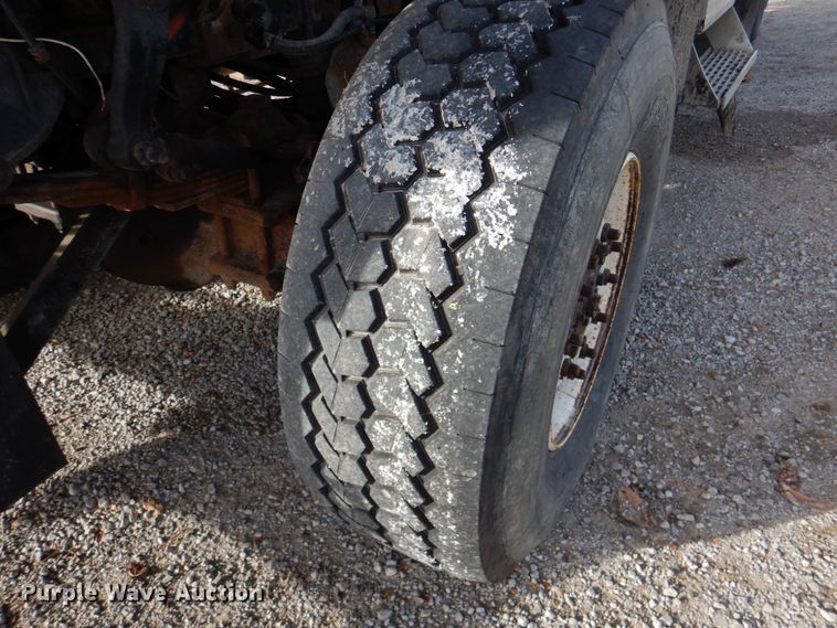 image for item DK1410 2003 International 5500i  dump truck