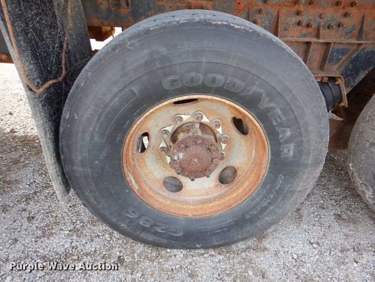 image for item DK1410 2003 International 5500i  dump truck