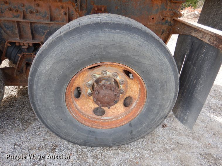 image for item DK1410 2003 International 5500i  dump truck