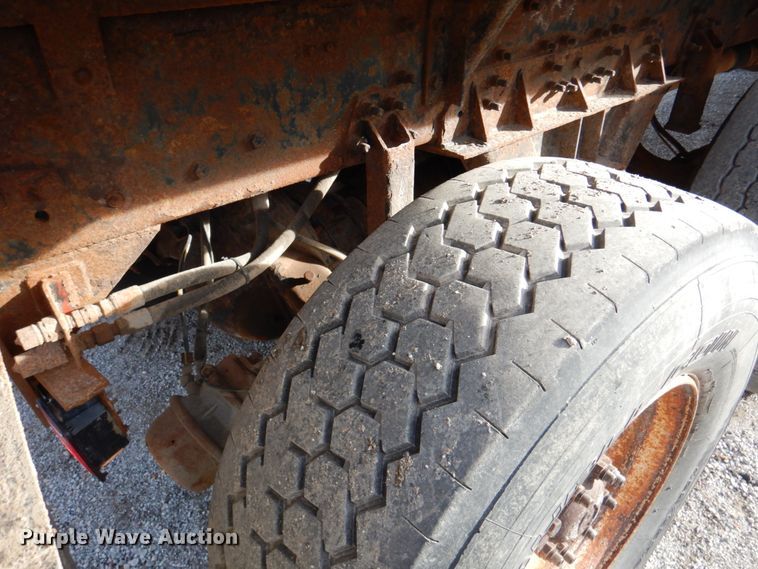 image for item DK1410 2003 International 5500i  dump truck