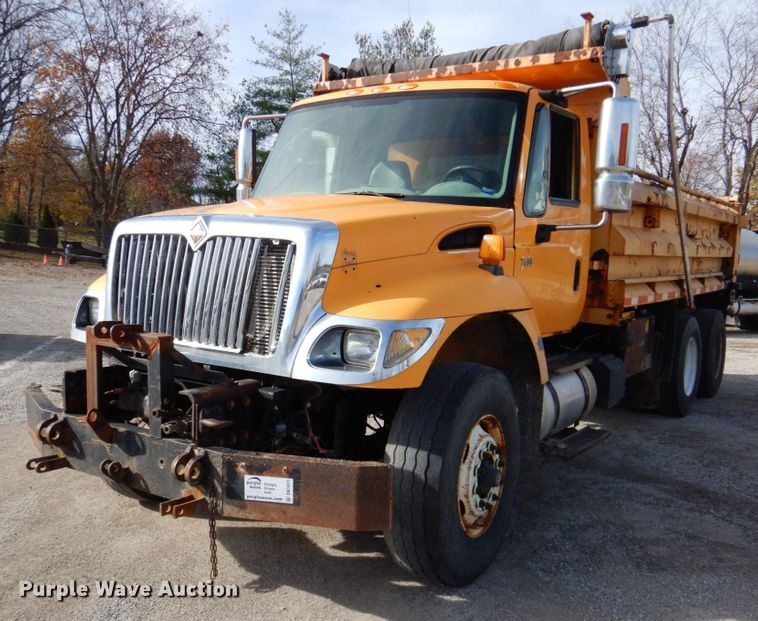 image for item DK1411 2007 International 7400  dump truck
