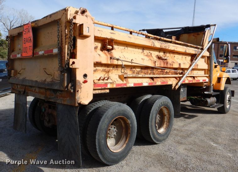 image for item DK1411 2007 International 7400  dump truck