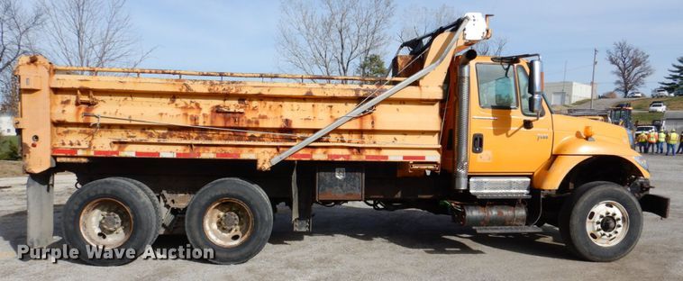 image for item DK1411 2007 International 7400  dump truck