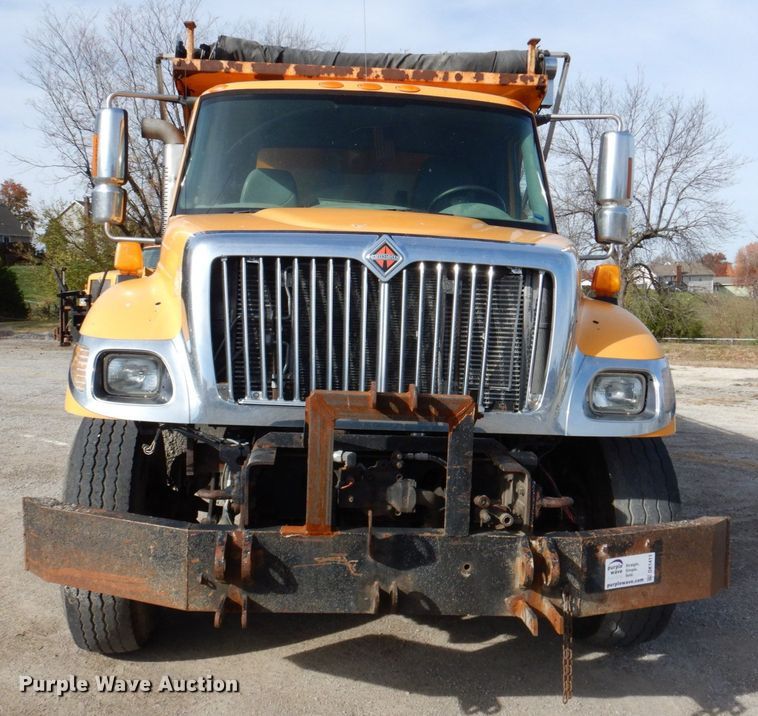 image for item DK1411 2007 International 7400  dump truck